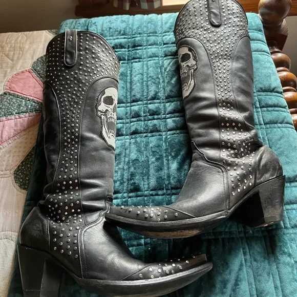 Old Gringo skull and stud boots. - Picture 2 of 6